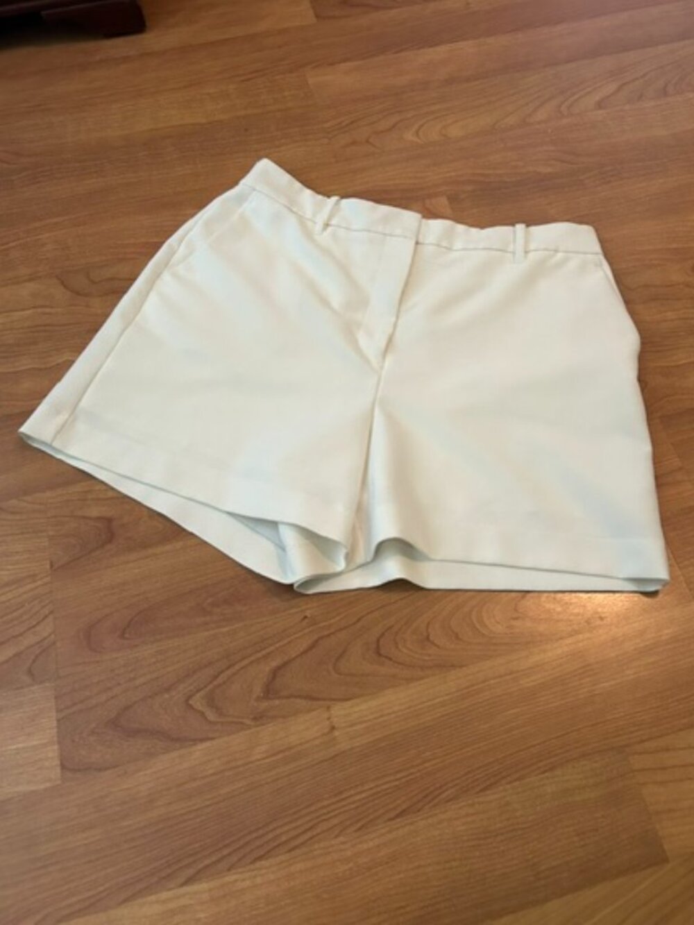 Nine West Women’s Cream Tailored Shorts Size XL Fully Lined Office Casual